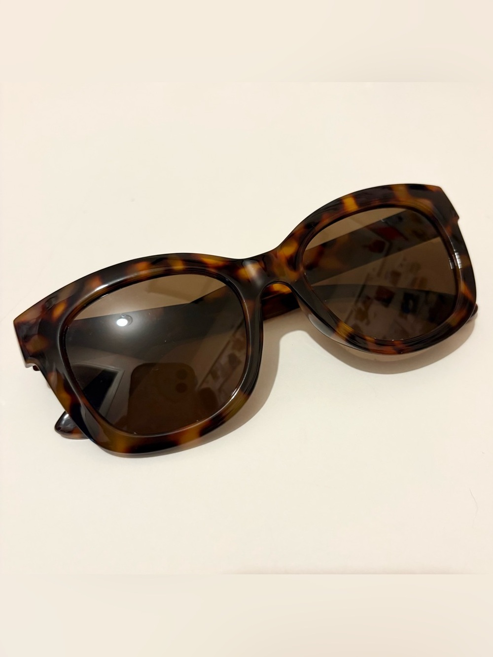 Peepers tortoiseshell sunglasses